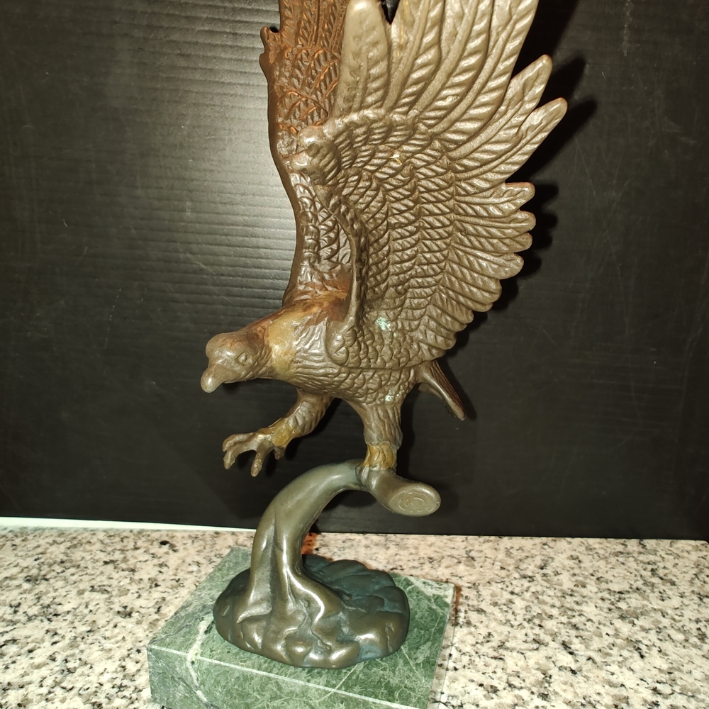 Source Unknown Bronze-Toned Eagle Sculpture - Picture 3 of 12